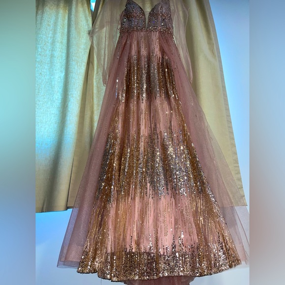 Prom dress - Picture 3 of 3